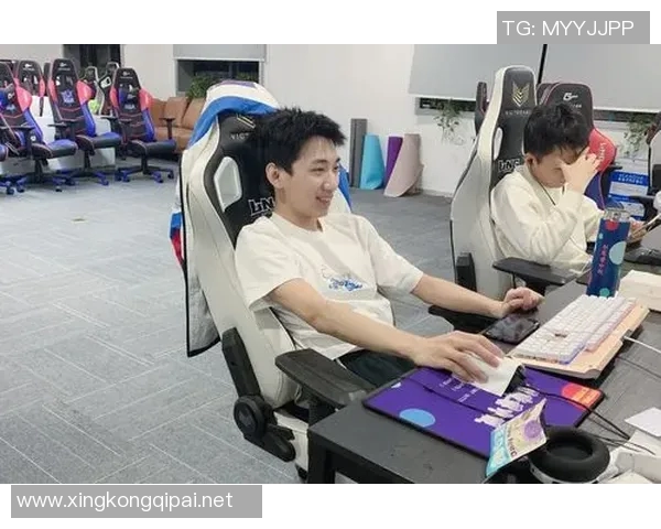 和平精英战术分析LNG战队边路渗透策略与执行细节探讨实时新闻 和平精英战术分析LNG战队边路渗透策略与执行细节探讨实时新闻